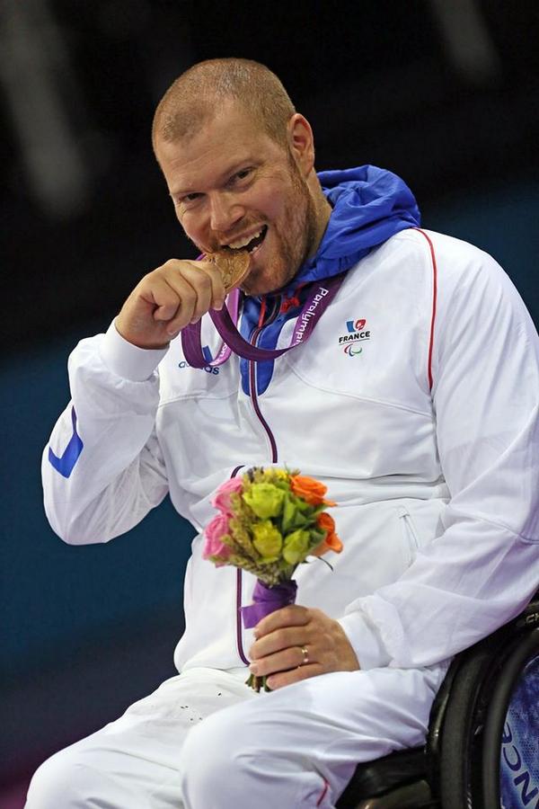FFHandisport's tweet photo. Fabien Lamirault ajoute l'or aux 5 médailles de bronze françaises remportées aux Mondiaux #tennisdetable à Pékin http://t.co/7Tt48luhZ3