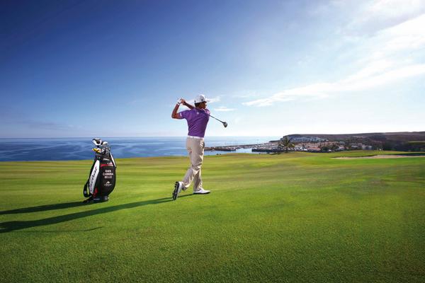 lakegolfballs's tweet photo. It's a beautiful day for golf. Who is hitting the greens today? Tag your pics #greengolf http://t.co/YpNbUICo8V http://t.co/tK5eALLJwE