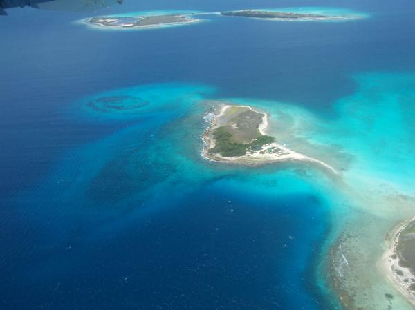 TravelWeeks's tweet photo. Spectacular View of the Caribbean Islands

#Travel #WanderLust http://t.co/0i3nNyudzW