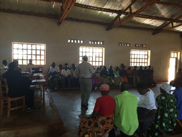 MVOmicro's tweet image. De bevolking van Giterayi (Muyinga) wordt geïnformeerd over de aanstaande introductie van het project SCAD #Burundi