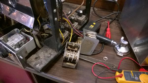 New Pressure switch needed in order to get this Brasilia back up and running #coffee #machine #brasilia