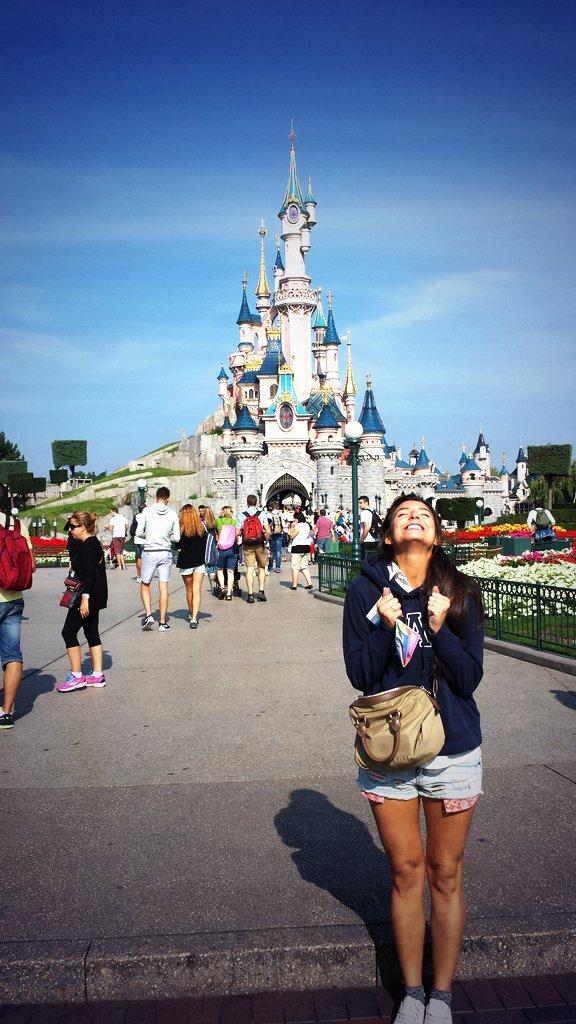 lucasgr90's tweet photo. ¿quien dice que una imagen no valr mas que mil palabras? @ireneflor90 modo disneyhappy http://t.co/DNi5FD8Xel