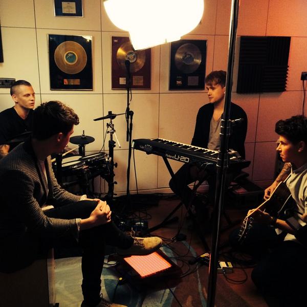 polydorrecords's tweet image. On set with @RixtonOfficial for the first day of the @Vevo_UK LIFT shoot! Back to where it all began...