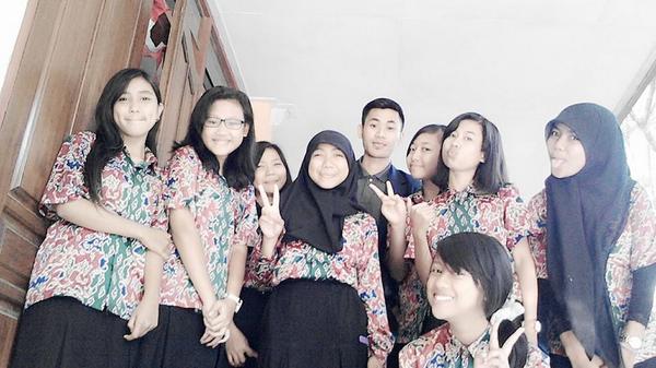 fbrfebri_'s tweet photo. kak/pak/mas rian @michellinefa @Ay_Melin http://t.co/2vGlHEigBg