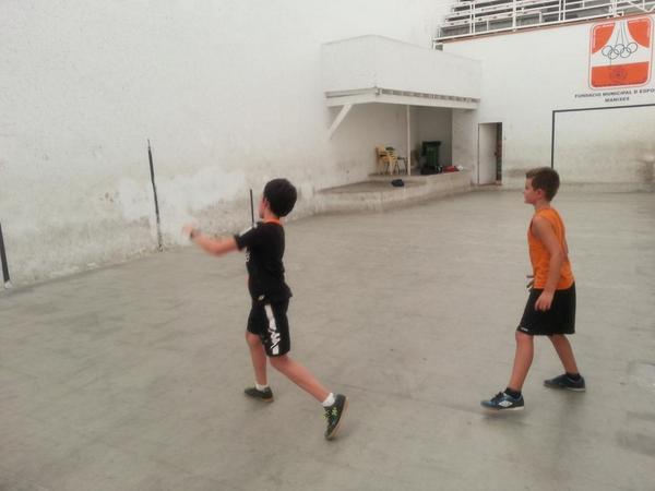 CPVmanises's tweet photo. Hui amb el grup dels xicotets 
Amb força i determinació http://t.co/V98NNQw8Vr
