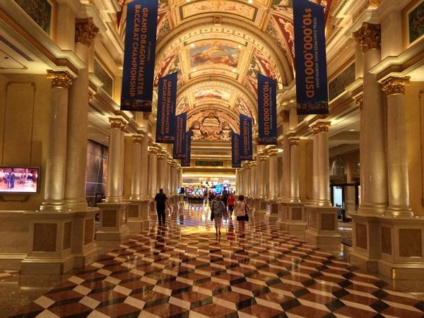 alysne's tweet photo. Vegas.  #SuperMobility with @getsensibill http://t.co/08H9QGduHB