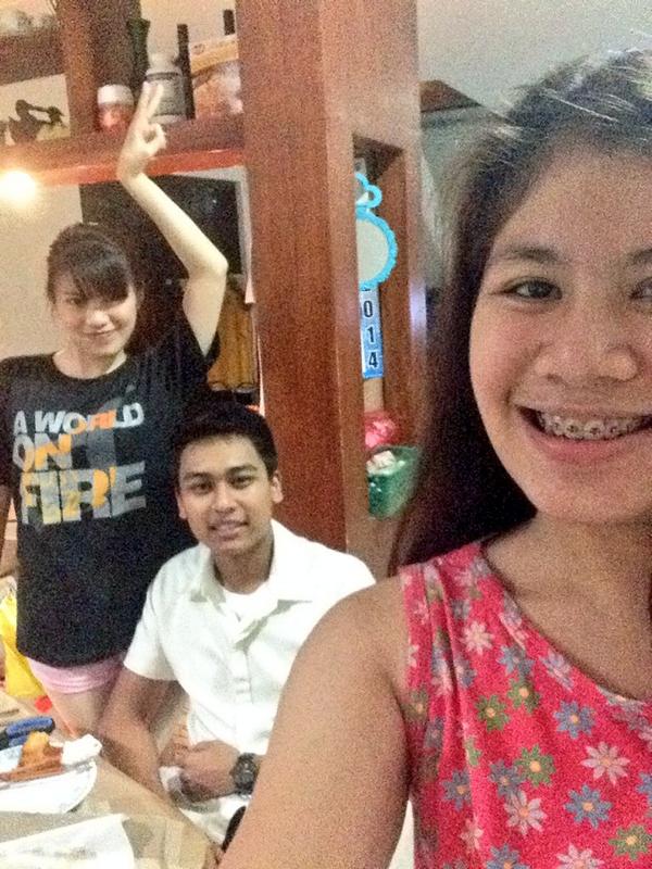 ninasunss's tweet photo. @Bannapple @marcangelo19 #hbdate π http://t.co/EjNl7upHWS