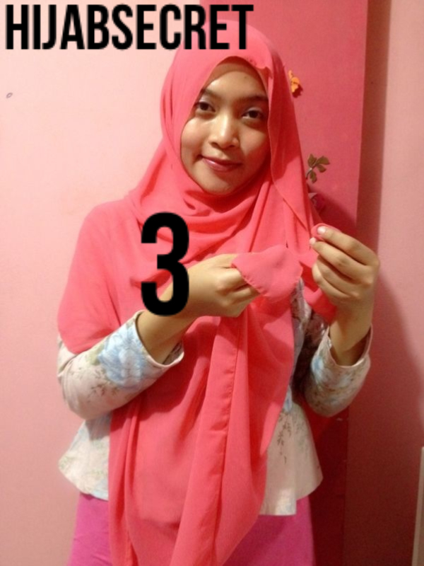 hijabsecret's tweet photo. 3.ambil kedua ujung pasmina,dan ikat menjadi pita. http://t.co/r0GQVvLZKp
