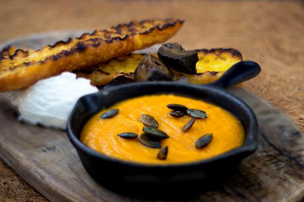 RoastRestaurant's tweet image. Whipped butternut squash with chargrilled flatbread, goat’s curd and pickled walnuts #SeptemberMenu #Autumnonaplate