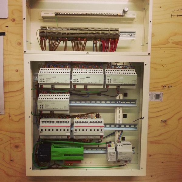 DesignInnovJake's tweet photo. Here we go time to start making the complete panels! 58 to go!!! #liveinstall #panelwiring #loxone #ivoryegg http://t.co/cmASSH3Umj