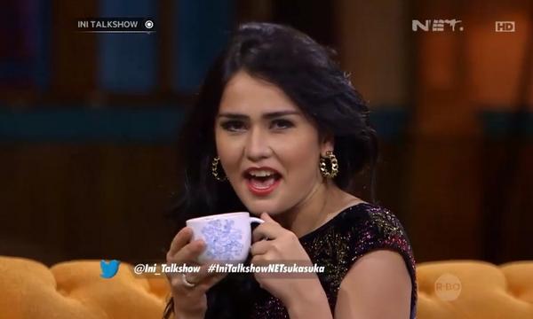 netmedia_info's tweet photo. Kopi dari Sule @lotta_senk @Ini_Talkshow #IniTalkShowNETsukasuka http://t.co/13zKWL8tE5