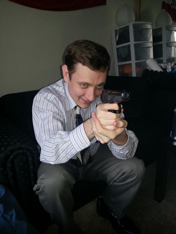 santanaman89's tweet photo. @Noimcasey @ESJBeefyC #sharpshooter #oneshotonekill #outrunthis #gunsdontkillpeople #semiteswill #bondjamesbond http://t.co/j5gYpsLzF1
