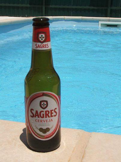 Ouro sobre azul. 
Obrigado, Ana Pereira.