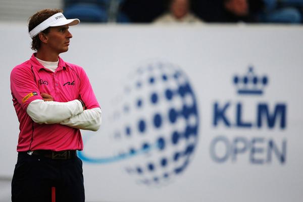 KLM's tweet photo. "I'll be there for the tournament, not to explore the surroundings" says @joostluiten http://t.co/sd1zRWSkHF #KLMblog http://t.co/C7BnPPvJWx