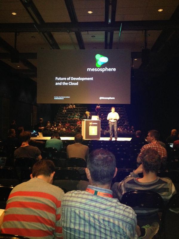 ixchelruiz's tweet image. Super cool room, we face other attendees! #JavaZone2014