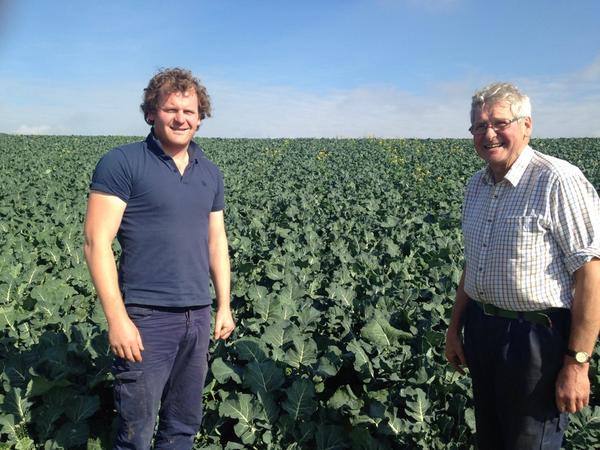 olsenagri's tweet photo. Great day looking @ #mixedoperations with Andrew Gray & James Black #outstandingdiversification #nuffield14 #genag http://t.co/ygDd7h4V71