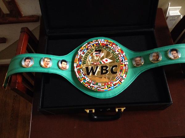 Eric Woodyard The Wbc Title Is Back In Flint World Champion Anthonydirrell S Belt Has Arrived Look For The Story Soon Http T Co Oy7nsao4u2