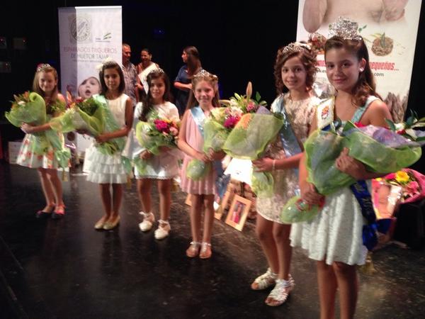 AytoHuetorTajar's tweet photo. Ya tenemos Reina de las Fiestas infantil, en un ratito conocemos también a la Reina Juvenil #miFeriaHT http://t.co/skfYM41UJS