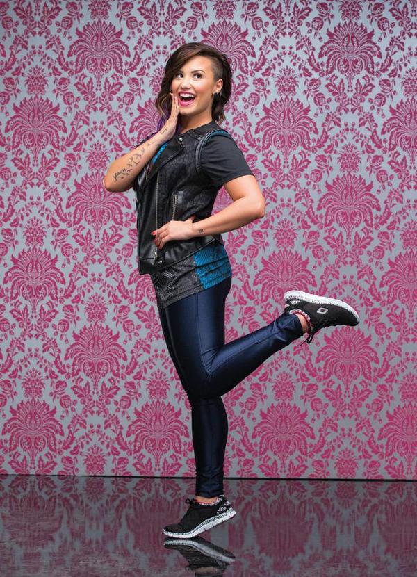 Edgar e.v.🌞 on "“@demetriaaalove: Demi Lovato 2014 campaign. #MTVEMA #NominateDemiLovato #3 http://t.co/aw79LrjzOj” 😍👟😘 #NominateDemiLovato" /