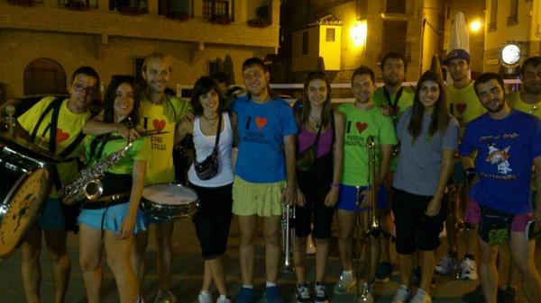 ElenaaaLooopez's tweet photo. Solo 2 dias cn @ArtistasGremio bastan para q las fiestas d Uncastillo sean increibles! EL AÑO Q VIENE QUEREMOS MAS :) http://t.co/jEjAyXqa1g