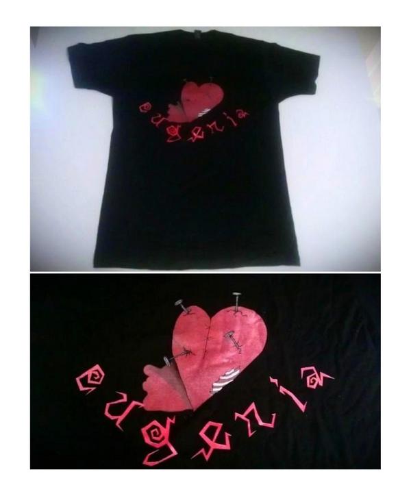 brice_paradise's tweet photo. Just got my Awesome @Eugenia_Cooney Shirt today!! http://t.co/1OobqS9M3o