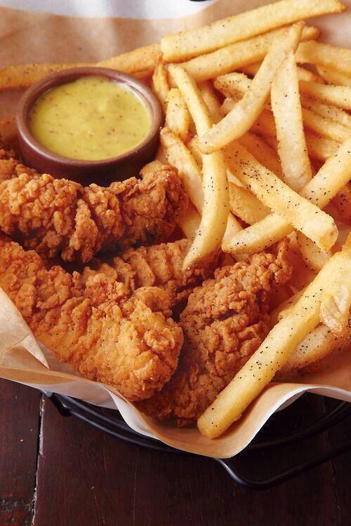 FoodPornAddicts's tweet photo. Chicken Strips &amp; Fries. #FoodPorn http://t.co/35yC4z9haS