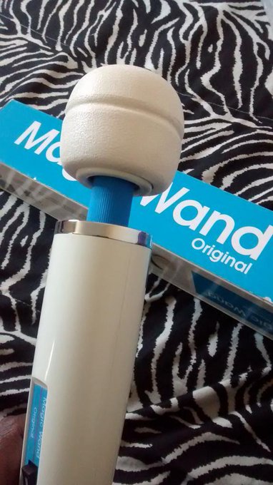 OMG..Ladies if u dnt hv 1 of these yet IDK WTF ur waiting for! Mks the 😻💦💦 100%👍 Loves my #Hitachi #MagicWand<a href="/tag/hitachi"class="tags"><span>#hitachi</span></a><a href="/tag/magicwand"class="tags"><span>#magicwand</span></a>