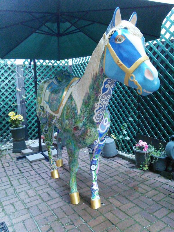 mimizaphiratos's tweet photo. Mimi Zaphiratos #horsesofhonor painted in 17 days #oilpainting #acrylicpainting display #magnificentmiles #Chicago http://t.co/5QVOVYKDAI