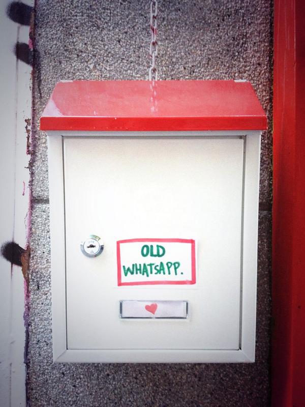SecretosdeMadri's tweet photo. Detalles de Malasaña que te dibujan una sonrisa #madrid http://t.co/K9o4DLwUxs