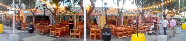 Joony5's tweet photo. En el centro en la feria de la tapa con  mi niña @AnaGalloso http://t.co/jnGsnIAn3Q