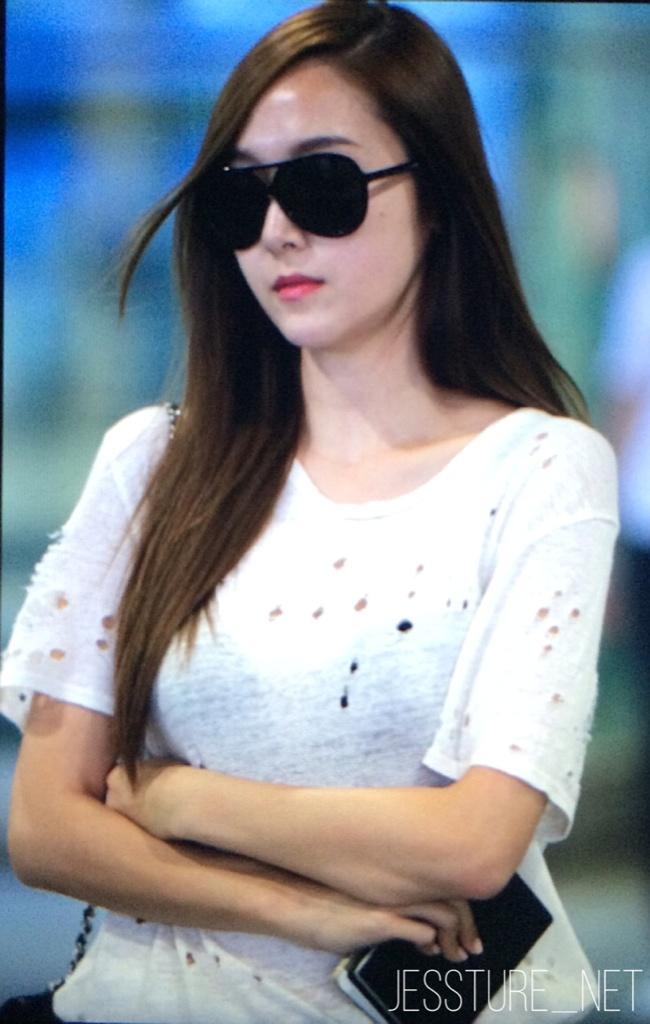 [PIC][11-09-2014]Jessica trở về Hàn Quốc vào sáng sớm nay BxM_DlaCEAA8AJ3