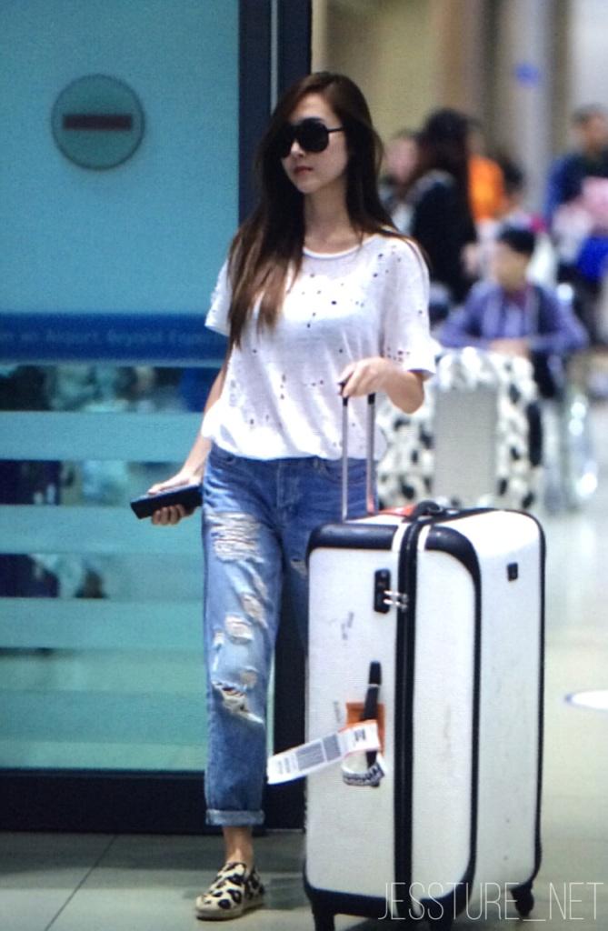[PIC][11-09-2014]Jessica trở về Hàn Quốc vào sáng sớm nay BxM_Do7CAAA9W_S