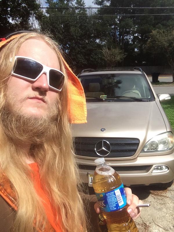 BaxterSims's tweet image. “@ANewnez: WHY DOES NORTH JERSEY SMELL LIKE ASS RANDOMLY” they sure aren't whipping a gold Mercedes Benzzzz Boizzzzz