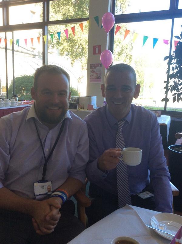 DonalScanlan's tweet image. Cuppa with a buddy at #soshightea @SJOGMHealth today for #WSPD2014