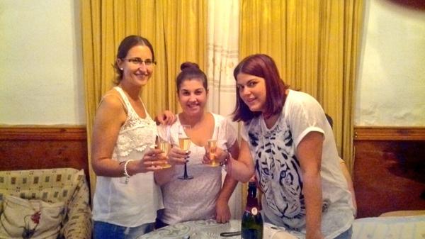 SoniStyles's tweet photo. Visita sorpresaa de @AnaParienteGall @Mariaag1988 y @chespidj :D gracias chic@s me ha encantao jiji http://t.co/UpO1i97lZy