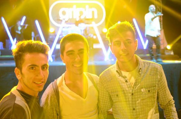 MAKSADIM's tweet photo. gecen yine konserdeyız :D #grıpin http://t.co/j6WMoHtmnp