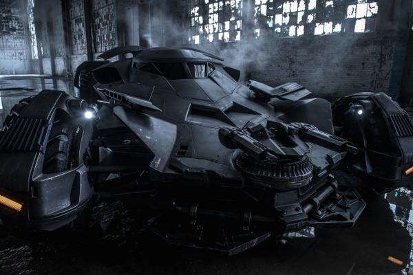 BATMAN v SUPERMAN: nova foto oficial do Batmóvel. P.Q.P! BxN9u_AIgAIq_qp