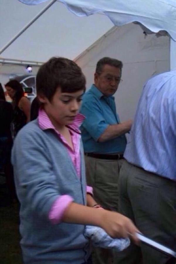 wetniall5's tweet photo. Rt if you see this on your timeline 

Let's see how far 12 year harry goes http://t.co/5yZmlh31eq