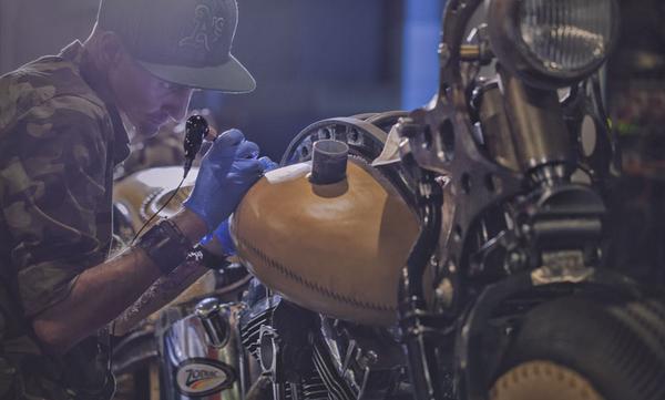 GameOverCycles's tweet photo. @LondonTattooCon ... Teaser - Individuum and Steel Will Tattoo-Factory applies ink onto the bike. http://t.co/e1Pvr01ZIc