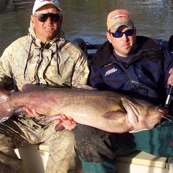 CatchCatfish's tweet photo. Me and my buddy Jack with a little #throwback picture and me looking all baby face jones! #catfish #catfshing #fi... http://t.co/TxDyJgXFWB