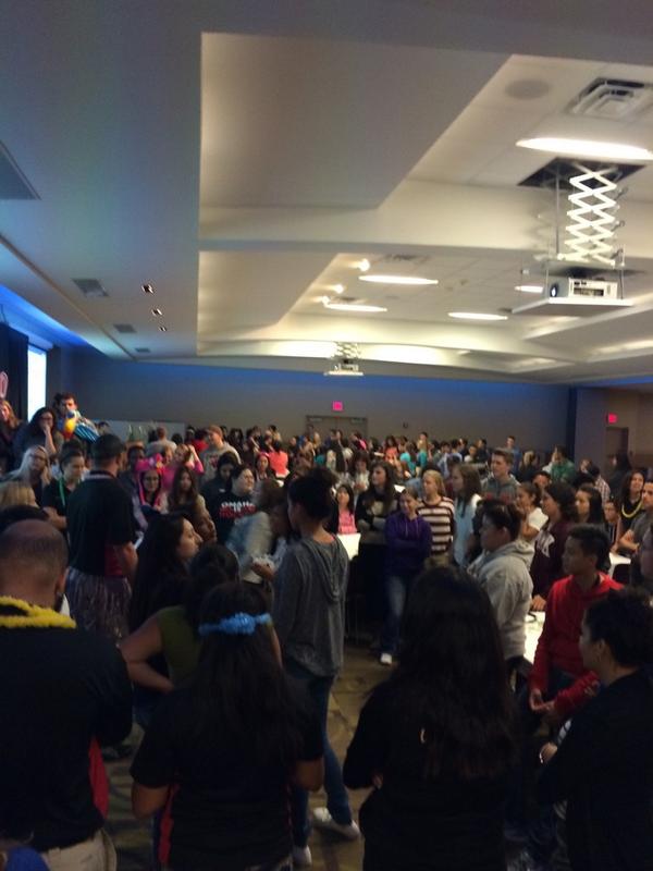 UNOTLC's tweet photo. Still #limboing #mavspirt go #TLCC2014 http://t.co/YZVSzydSau