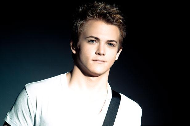 Happy belated bday to Hunter Hayes!  He turned 23 yesterday!  Rog/Harriet 