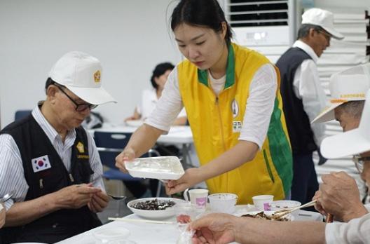 신천지 부산교회, 6.25참전 유공자에게 고향을 전하다!
newsshare.co.kr/sub_read.html?…