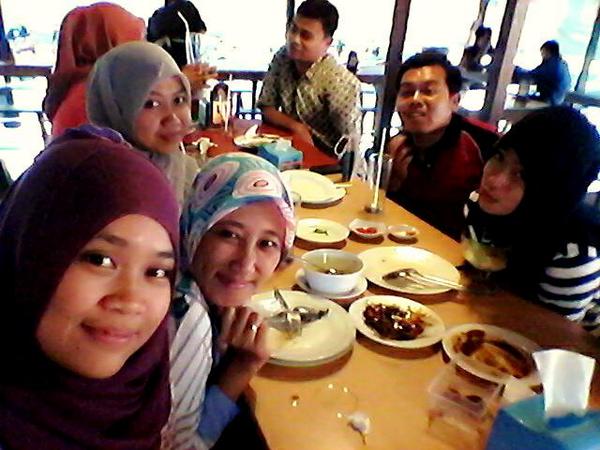 aafifitata's tweet photo. Bale Babakaran depan FIS UNY http://t.co/9cECs1y9a7