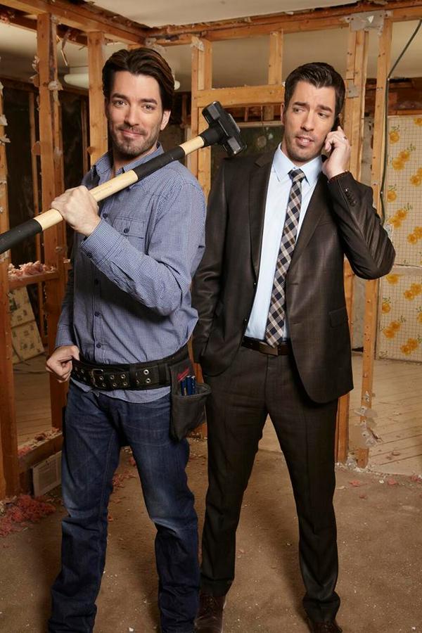 MrDrewScott's tweet photo. Tonight at 9pm e/p, there's a new @BuyingSellingPB on @HGTV US! RT if you'll be watching:) http://t.co/mx7V81ZF2R http://t.co/EVFENfX0vt