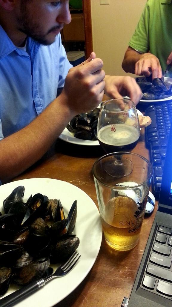 BuffaloCurrents's tweet image. Enjoying some mussels with our Munic Helles -TL
