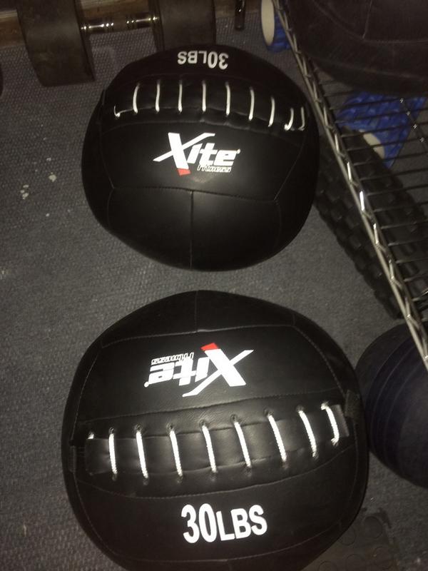 Figure 4 tweet media