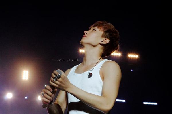 hatoperu's tweet photo. Looking to the moon ^^ #SS5Peru RT @Only4Eunhyuk_: @AllRiseSilver Missing you~ You will be always our shining star♥ http://t.co/1ffvkNkQWU