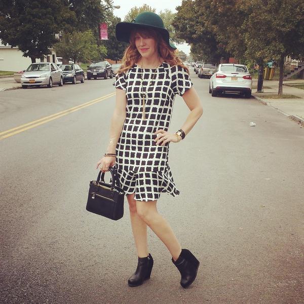 BlushBuffalo's tweet photo. Street styling on Elmwood http://t.co/cyGBQz4Ozo