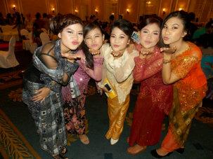 Bighugg{}{} "<a href="/2dxdancer/">MD SMK YADIKA2♚</a>: Kaka ini kangen bgtt <a href="/arischaEngka/">ENGKA</a> @MEsyifannas <a href="/hsnl20/">☂️🎡🎠</a> <a href="/rismadedeara/">Rw</a> <a href="/azizahNA31/">CELS......</a> "